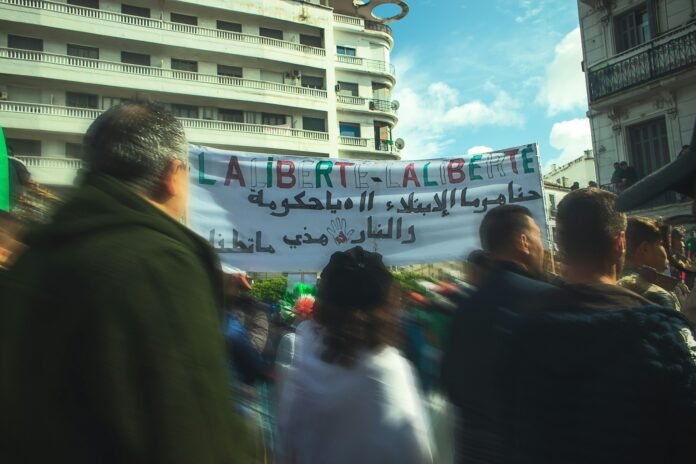 fethi-bouhaouchine-DeMODd9omnE-unsplash